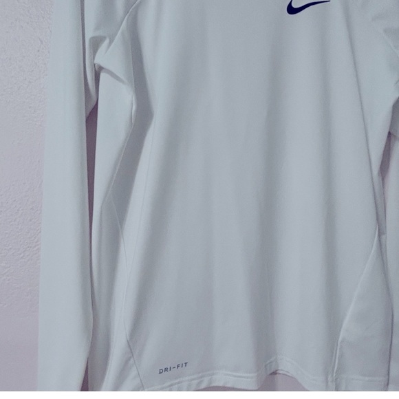 Nike Swim Dry Fit Long Sleeve Tee Sz M ✨AWESOME✨ - Picture 5 of 6